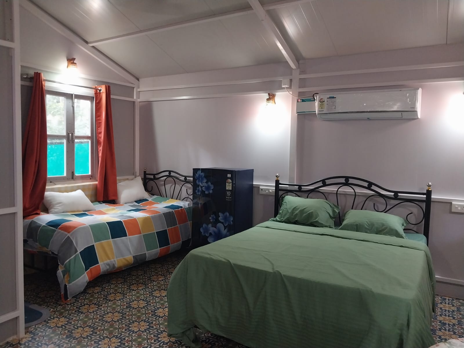 Poolside cottages at Rainbow's End